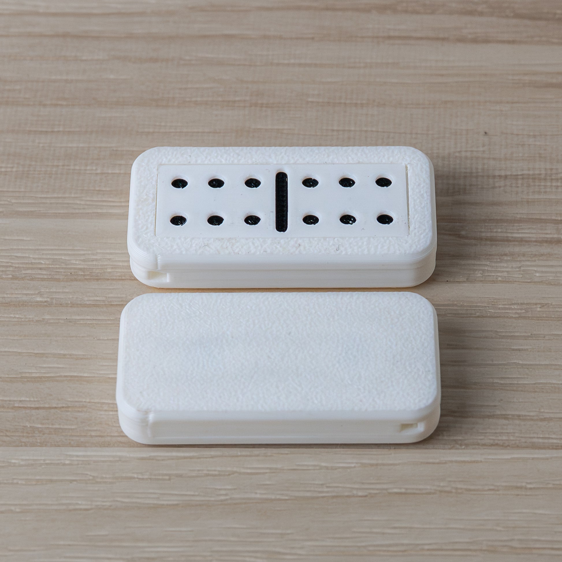 Mini Domino Fidget Keychain – Desk Toy & Everyday Carry