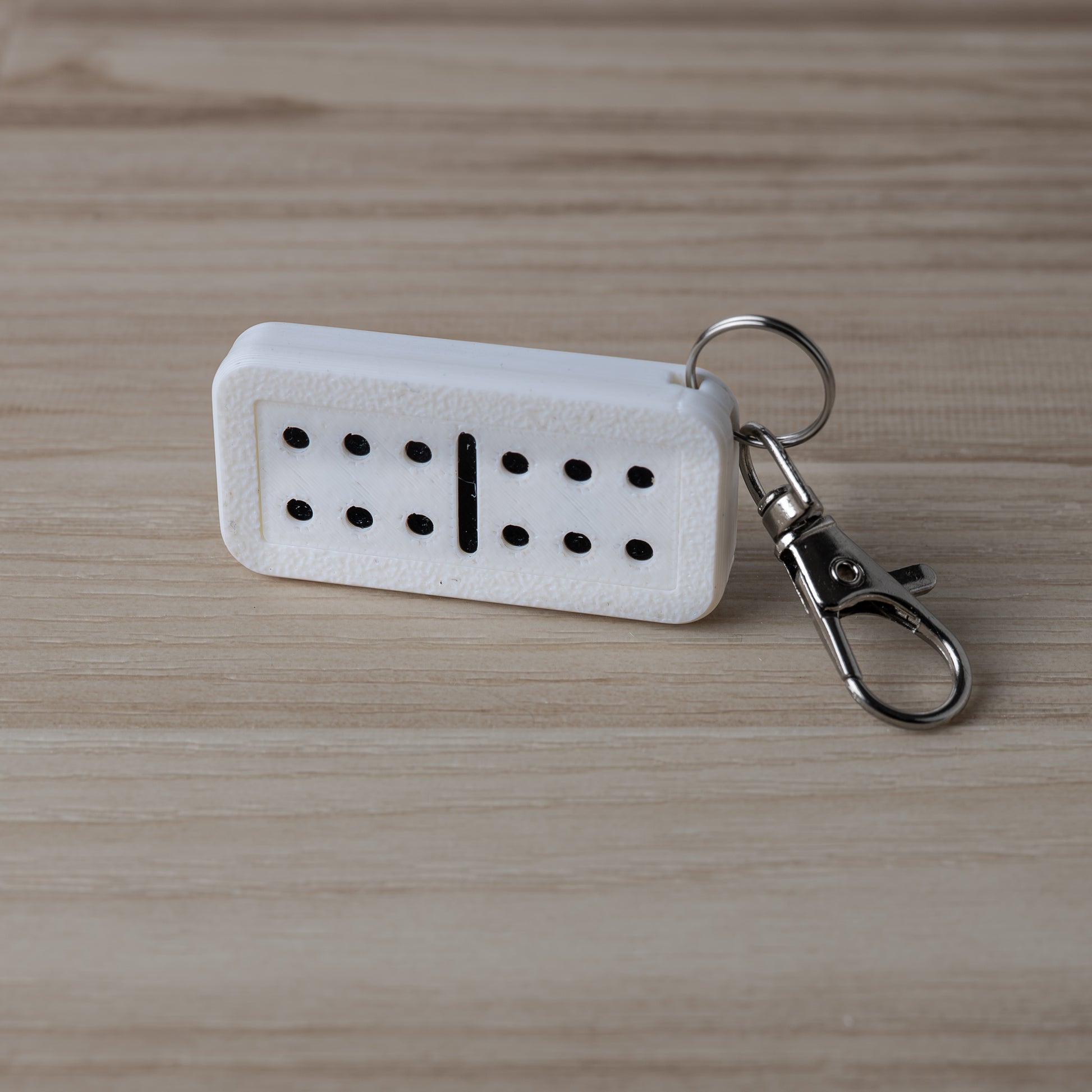 Mini Domino Fidget Keychain – Desk Toy & Everyday Carry